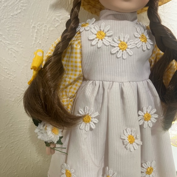 Vintage limited edition Crowne fine porcelain doll with cute sunflower accents - Picture 12 of 13